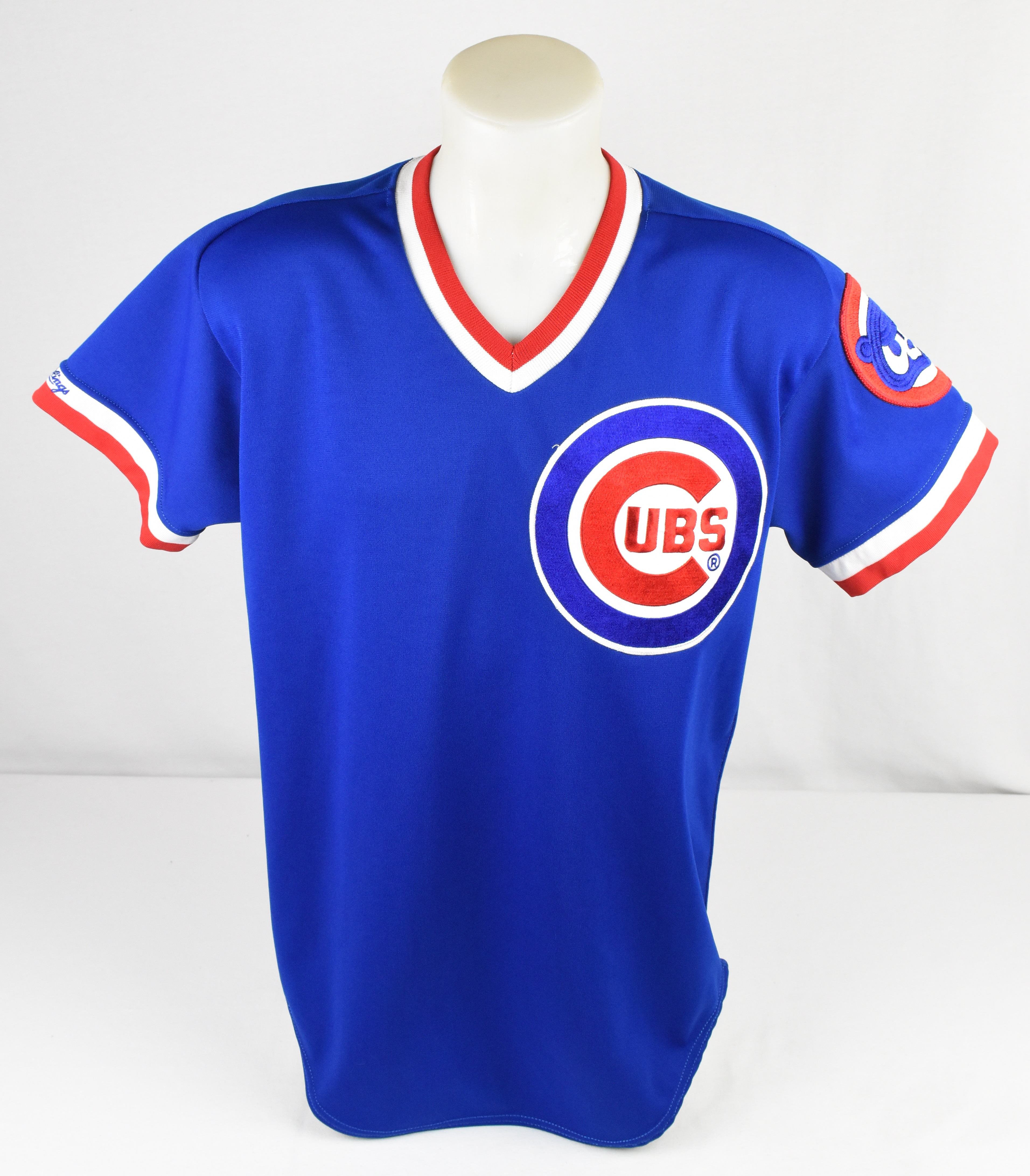 Lot Detail - Greg Maddux 2004 Chicago Cubs Game Used and Signed Home Jersey  (MEARS)