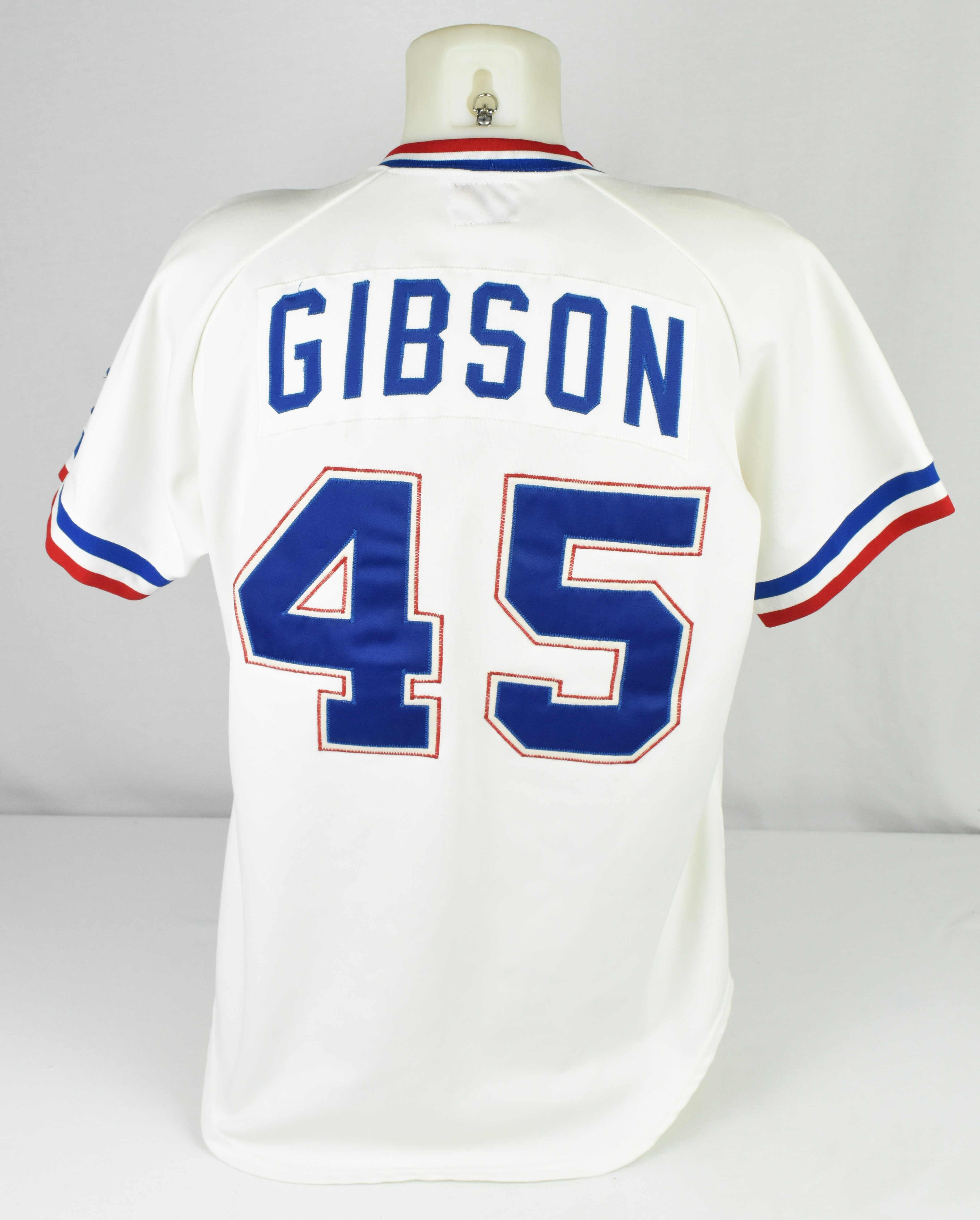 Lot Detail - Bob Gibson 1983 Atlanta Braves Game Used & Autographed Coach's  Jersey w/Dave Miedema LOA
