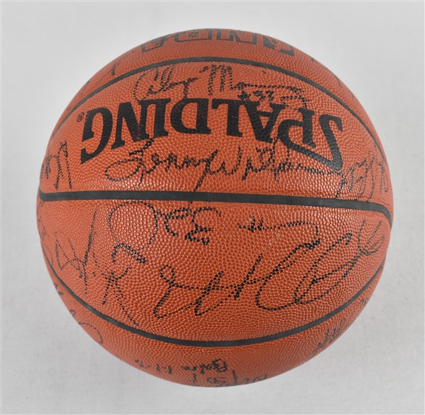 NBA Autographed 1994 All-Star Team Signed Basketball w/Shaq Pippen Malone & Wilkins
