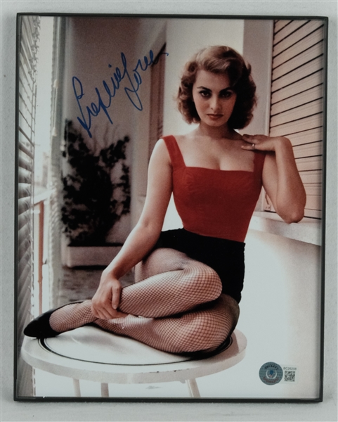 Sophia Loren Autographed 8x10 Photo Beckett