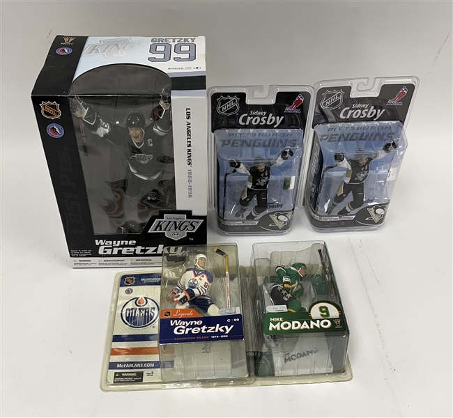 Lot of 5 NHL McFarlane Figures w/ Gretzky Deluxe Figure