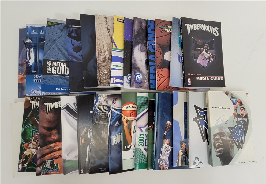 Collection Minnesota Timberwolves & Lynx 1989-2009 Media Guides