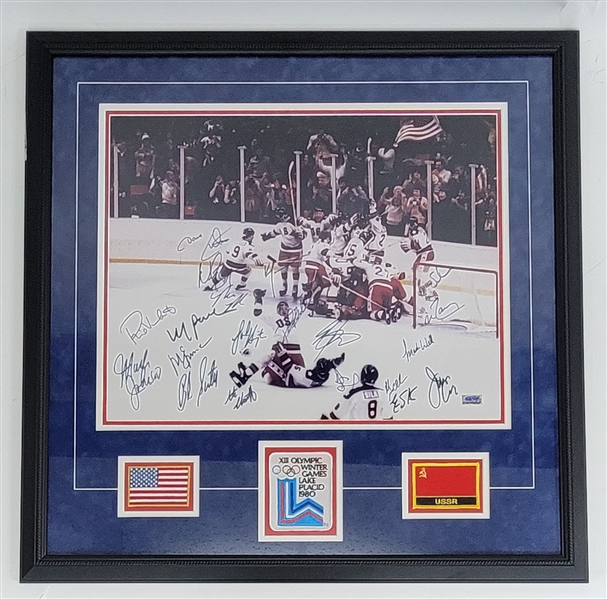 1980 USA Hockey Miracle Team Signed & Framed 16x20 Photo
