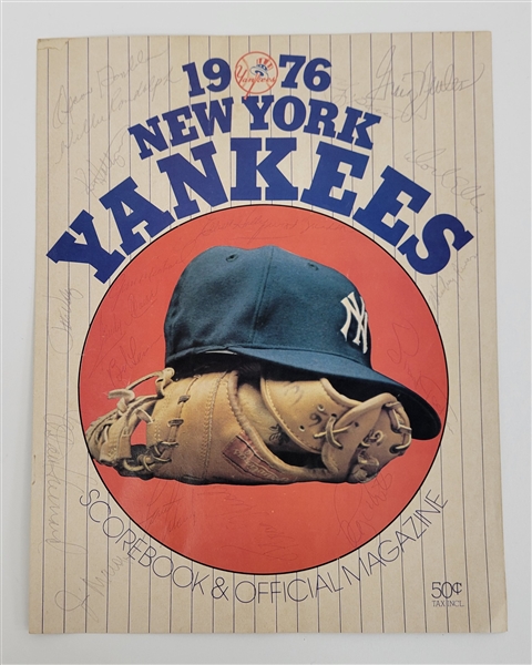 1976 New York Yankees Team Signed Scorebook Cover w/ Elston Howard Beckett LOA