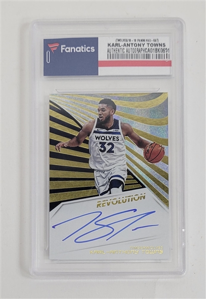 Karl-Anthony Towns Autographed 2018-19 Panini Revolution Card