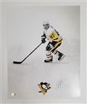 Sidney Crosby Autographed 16x20 Photo w/ Beckett LOA