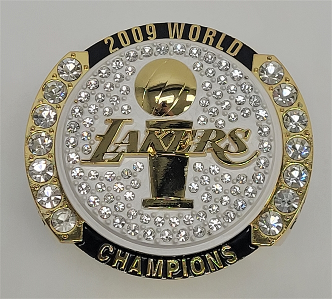 2009 Los Angeles Lakers World Champions Oversized Championship Ring Paperweight Given to Season Ticket Holders