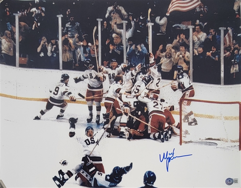 Mark Pavelich Autographed 16x20 Olympic Photo Beckett