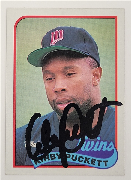 Kirby Puckett Autographed 1989 Topps #650 Card w/ Beckett LOA