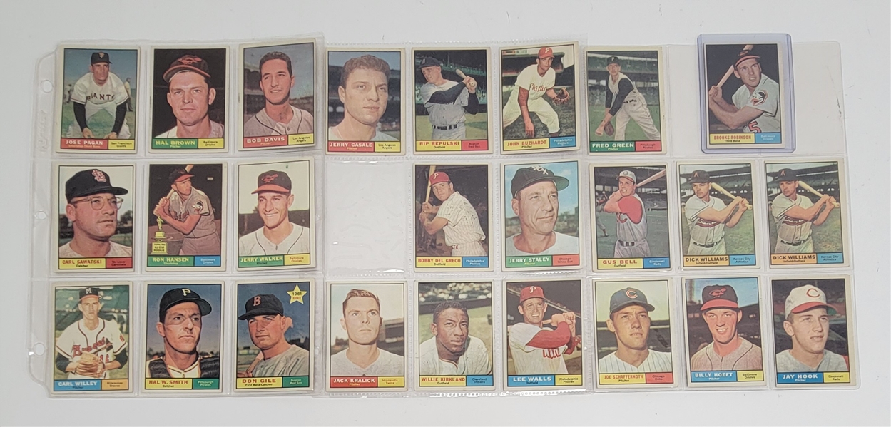 Lot of (25) 1961 Topps Baseball Cards w/ Brooks Robinson *Excellent Condition*