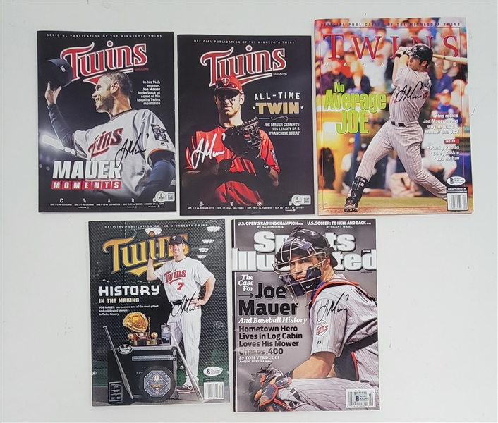 Lot of 5 Joe Mauer Autographed Minnesota Twins & Sports Illustrated Magazines Beckett