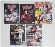 Lot of 5 Joe Mauer Autographed Minnesota Twins & Sports Illustrated Magazines Beckett