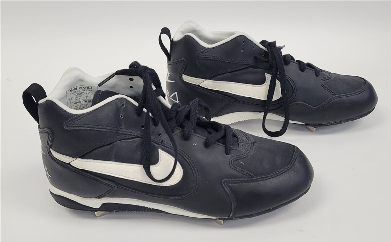 Kirby Puckett 1985 Minnesota Twins Team Issued Cleats w/ Twins LOA