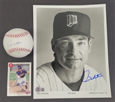 Paul Molitor Autographed Lot w/ Baseball, 8x10 Photo, & Card Beckett