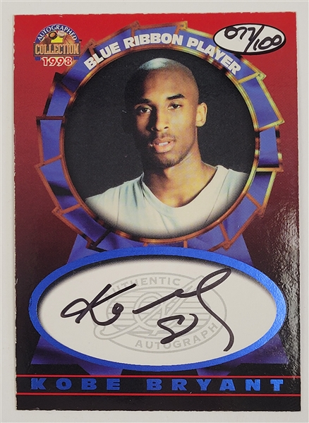 Kobe Bryant 1998 Score Board Autographed Collection Card LE #77/100